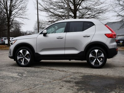 2025 Volvo XC40 B5 Plus Bright Theme
