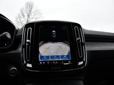 2025 Volvo XC40 B5 Core