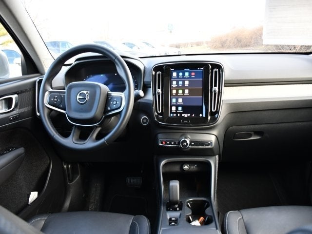 2025 Volvo XC40 B5 Core