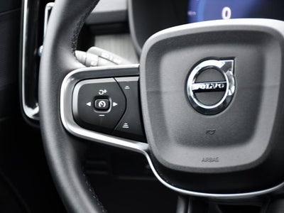 2025 Volvo XC40 B5 Core