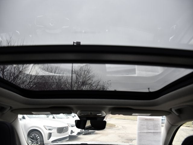 2025 Volvo XC40 B5 Core