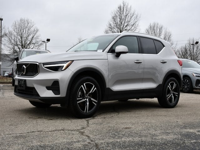 2025 Volvo XC40 B5 Core