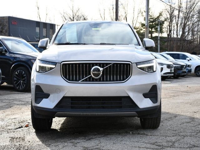 2025 Volvo XC40 B5 Core