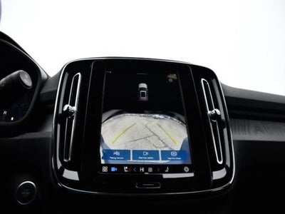 2025 Volvo XC40 B5 Core