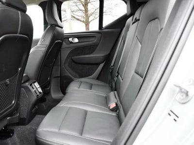 2025 Volvo XC40 B5 Core