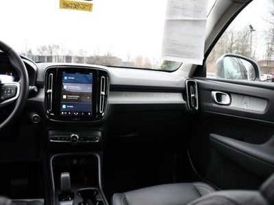 2025 Volvo XC40 B5 Core