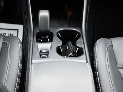 2025 Volvo XC40 B5 Core