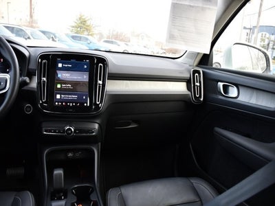 2025 Volvo XC40 B5 Core