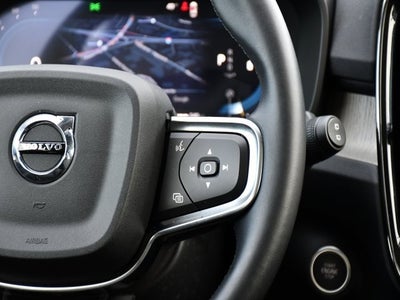 2025 Volvo XC40 B5 Core