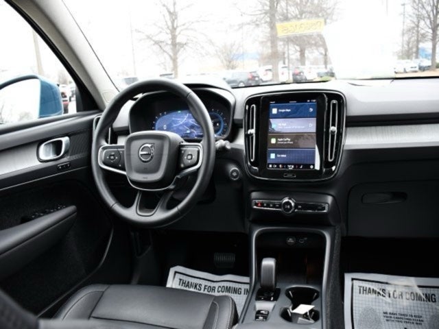 2025 Volvo XC40 B5 Core