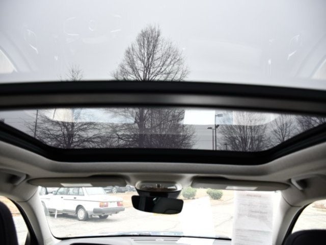 2025 Volvo XC40 B5 Core