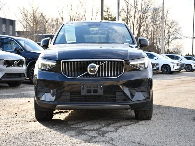 2025 Volvo XC40 B5 Core