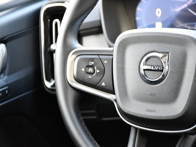 2025 Volvo XC40 B5 Core