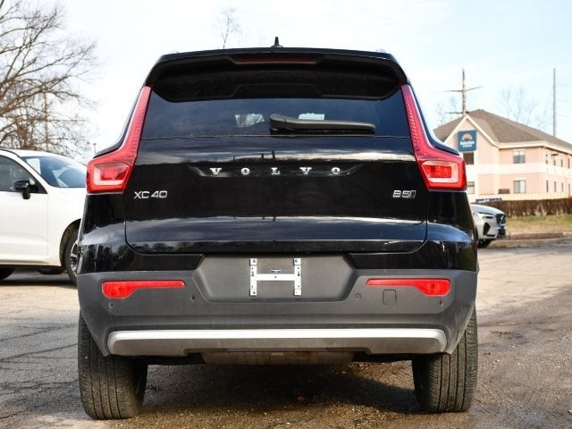 2025 Volvo XC40 B5 Core