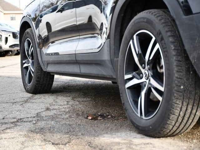 2025 Volvo XC40 B5 Core