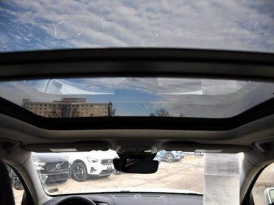 2025 Volvo XC40 B5 Core