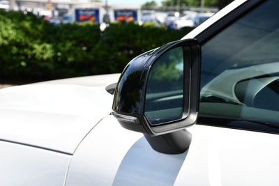 2023 Volvo XC40 B5 Plus Dark Theme