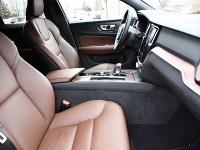 2025 Volvo V60 Cross Country B5 Plus