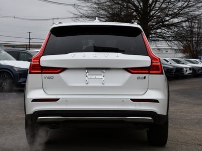 2025 Volvo V60 Cross Country B5 Plus