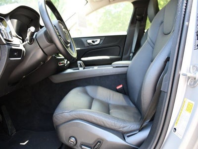2025 Volvo V60 Cross Country B5 Plus