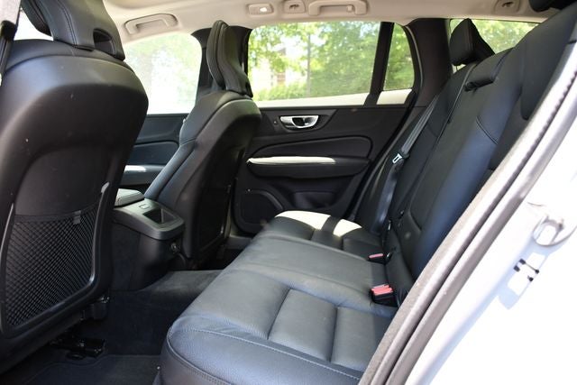 2025 Volvo V60 Cross Country B5 Plus