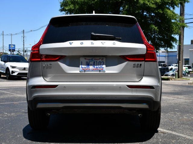 2025 Volvo V60 Cross Country B5 Plus