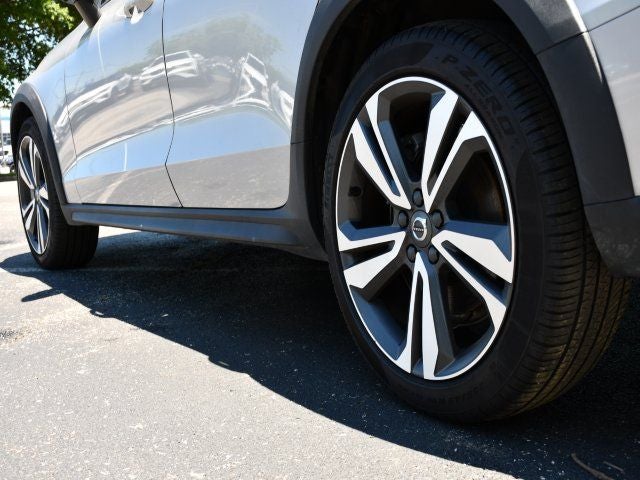 2025 Volvo V60 Cross Country B5 Plus