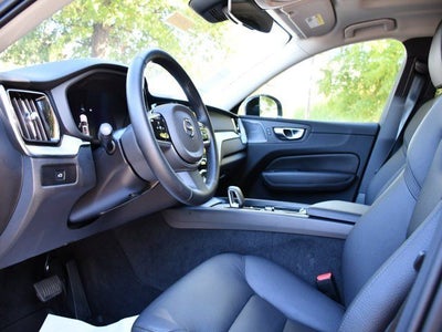 2025 Volvo XC60 B5 Plus