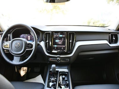 2025 Volvo XC60 B5 Plus