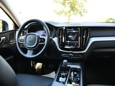 2025 Volvo XC60 B5 Plus