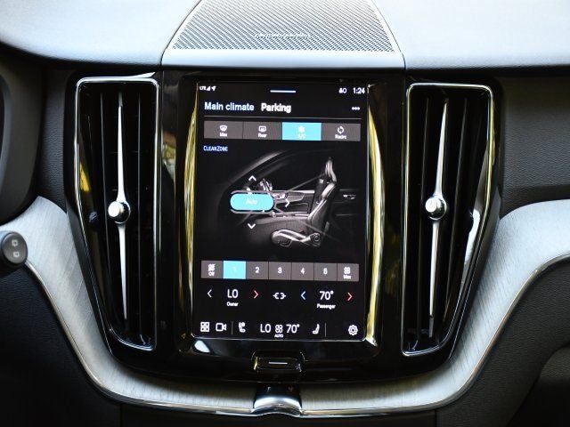 2025 Volvo XC60 B5 Plus