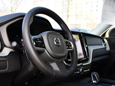 2025 Volvo XC60 B5 Plus
