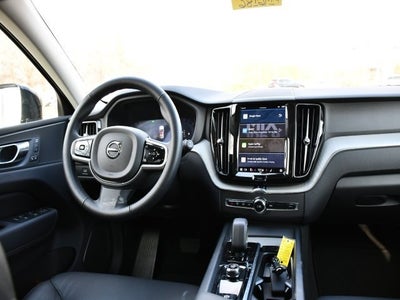 2025 Volvo XC60 B5 Plus