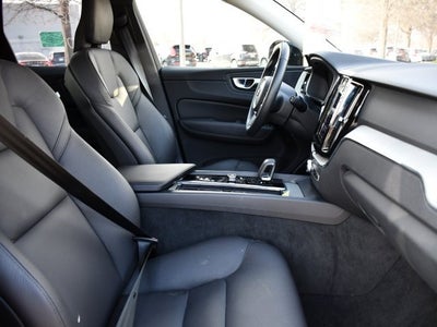 2025 Volvo XC60 B5 Plus