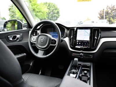 2025 Volvo XC60 B5 Plus