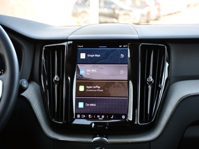 2025 Volvo XC60 B5 Plus