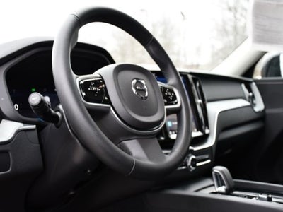 2025 Volvo XC60 B5 Plus