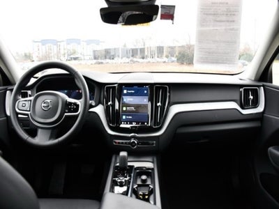 2025 Volvo XC60 B5 Plus