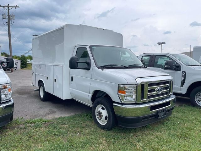 2024 Ford E-350SD Base Cutaway