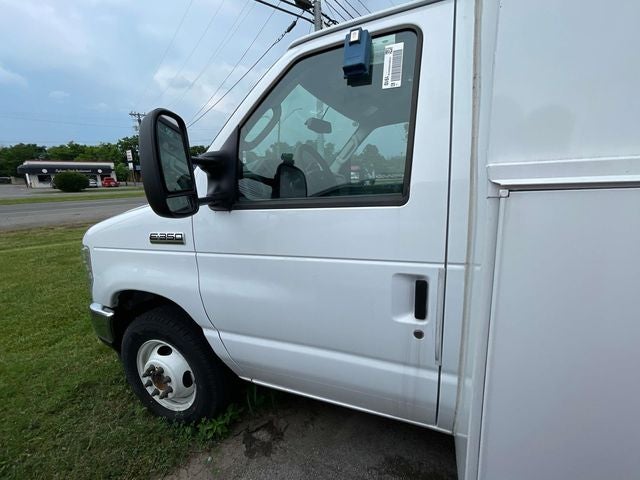 2024 Ford E-350SD Base Cutaway
