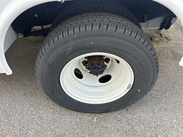 2024 Ford E-350SD Base Cutaway