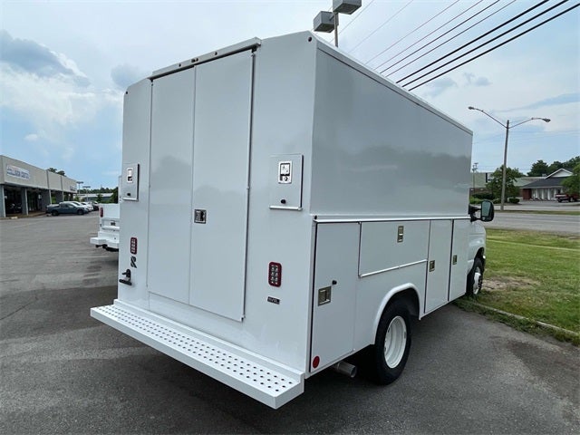 2024 Ford E-350SD Base Cutaway