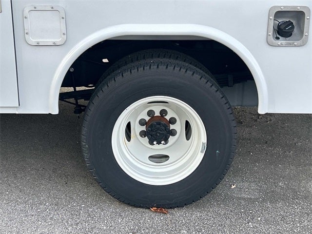 2024 Ford E-350SD Base Cutaway