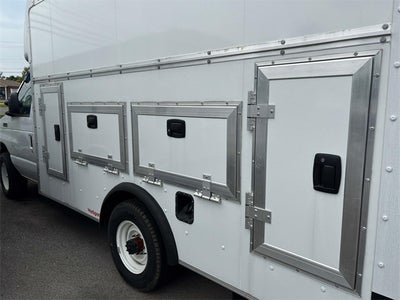 2024 Ford E-350SD Base Cutaway