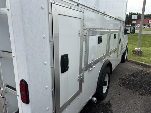 2024 Ford E-350SD Base Cutaway