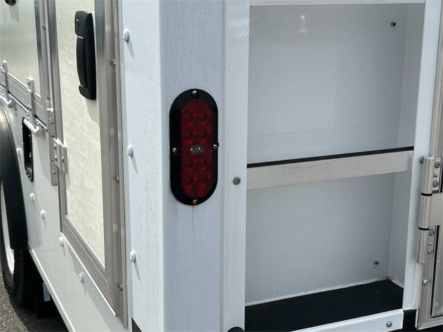 2024 Ford E-450SD Base DRW