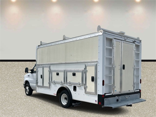 2024 Ford E-450SD Base DRW