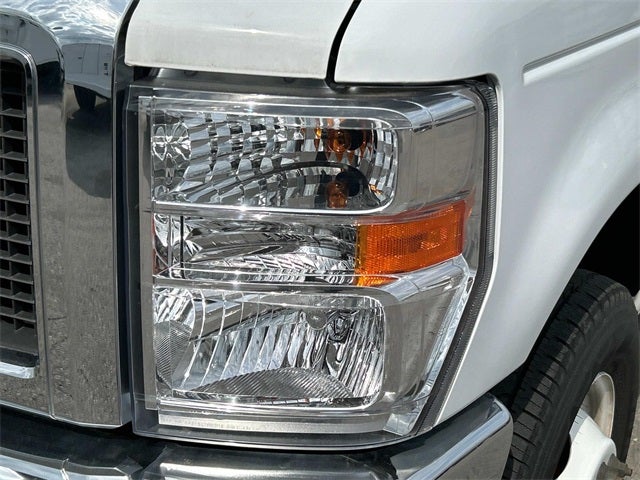 2024 Ford E-450SD Base DRW