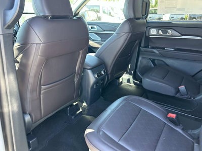 2027 Ford Explorer Platinum