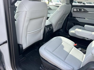 2027 Ford Explorer Platinum